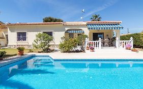 Charming One-Floor Villa With Private Pool In Los Balcones